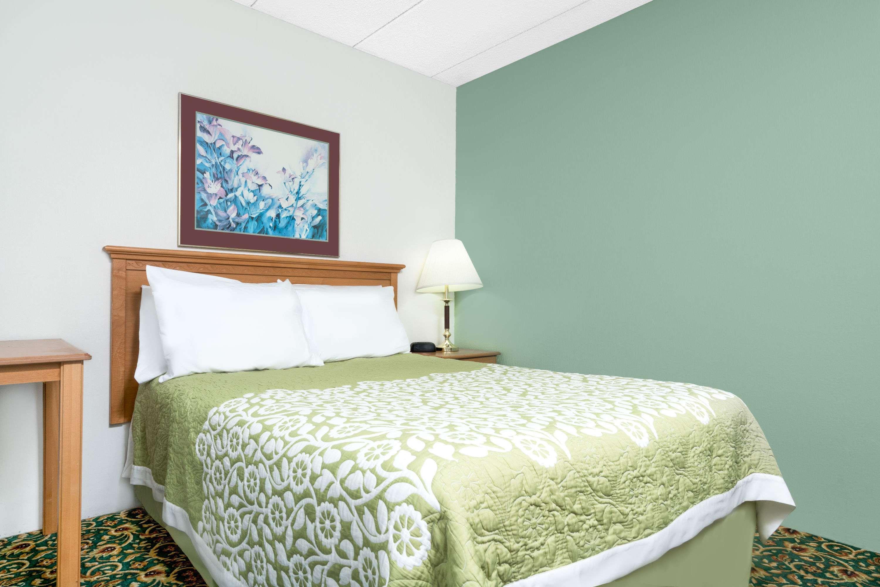 Days Inn By Wyndham St Cloud Saint Cloud Bagian luar foto