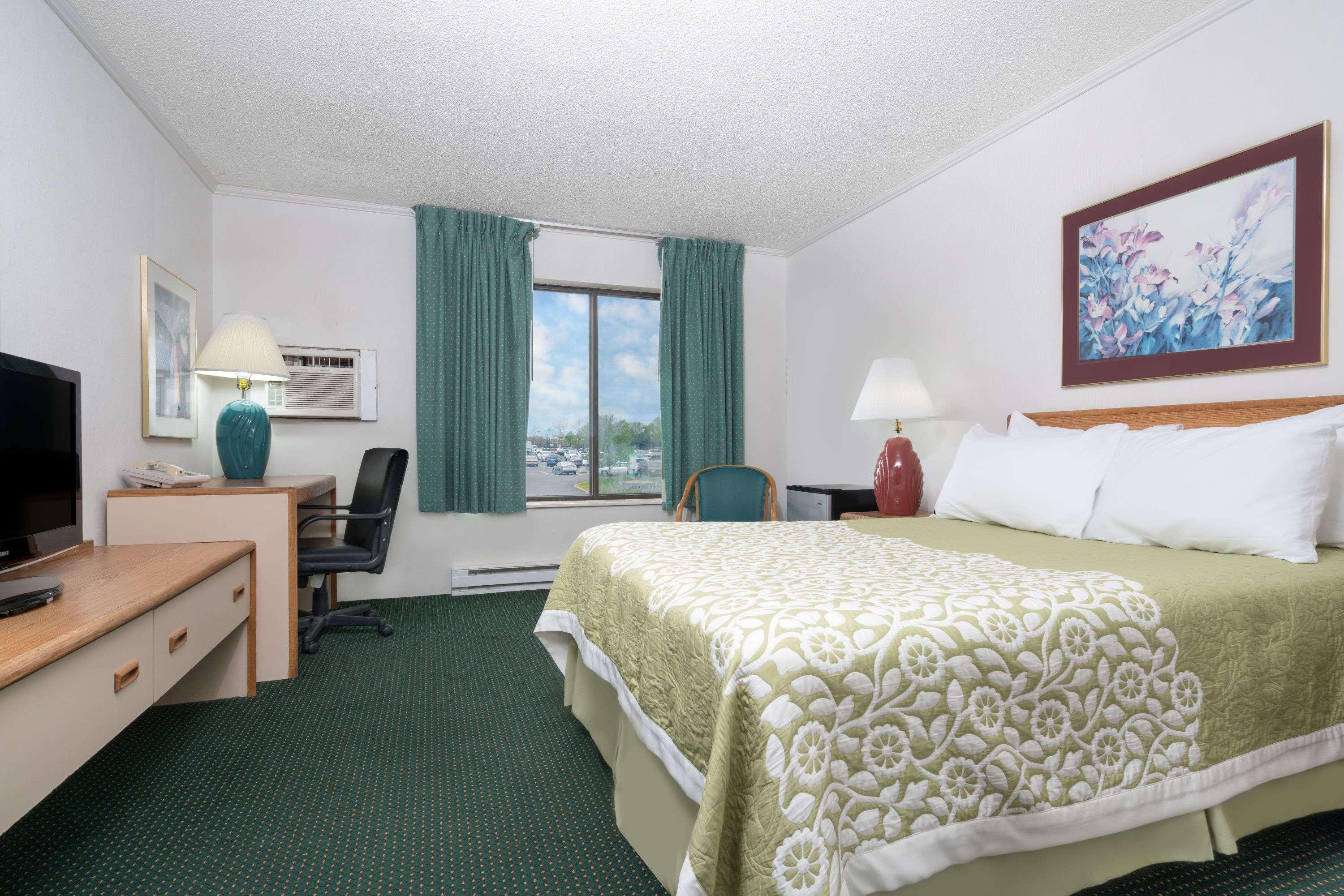 Days Inn By Wyndham St Cloud Saint Cloud Bagian luar foto
