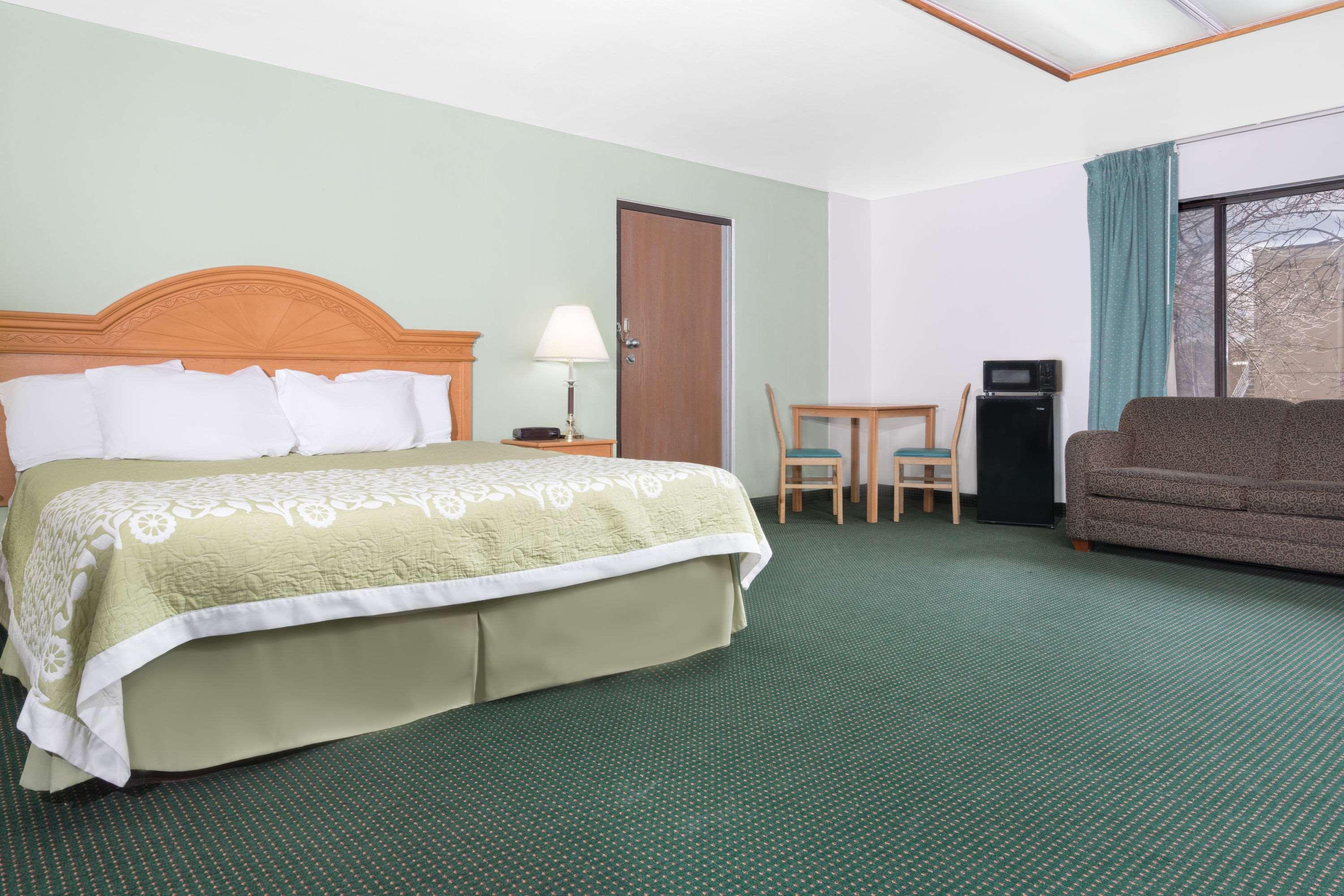 Days Inn By Wyndham St Cloud Saint Cloud Bagian luar foto