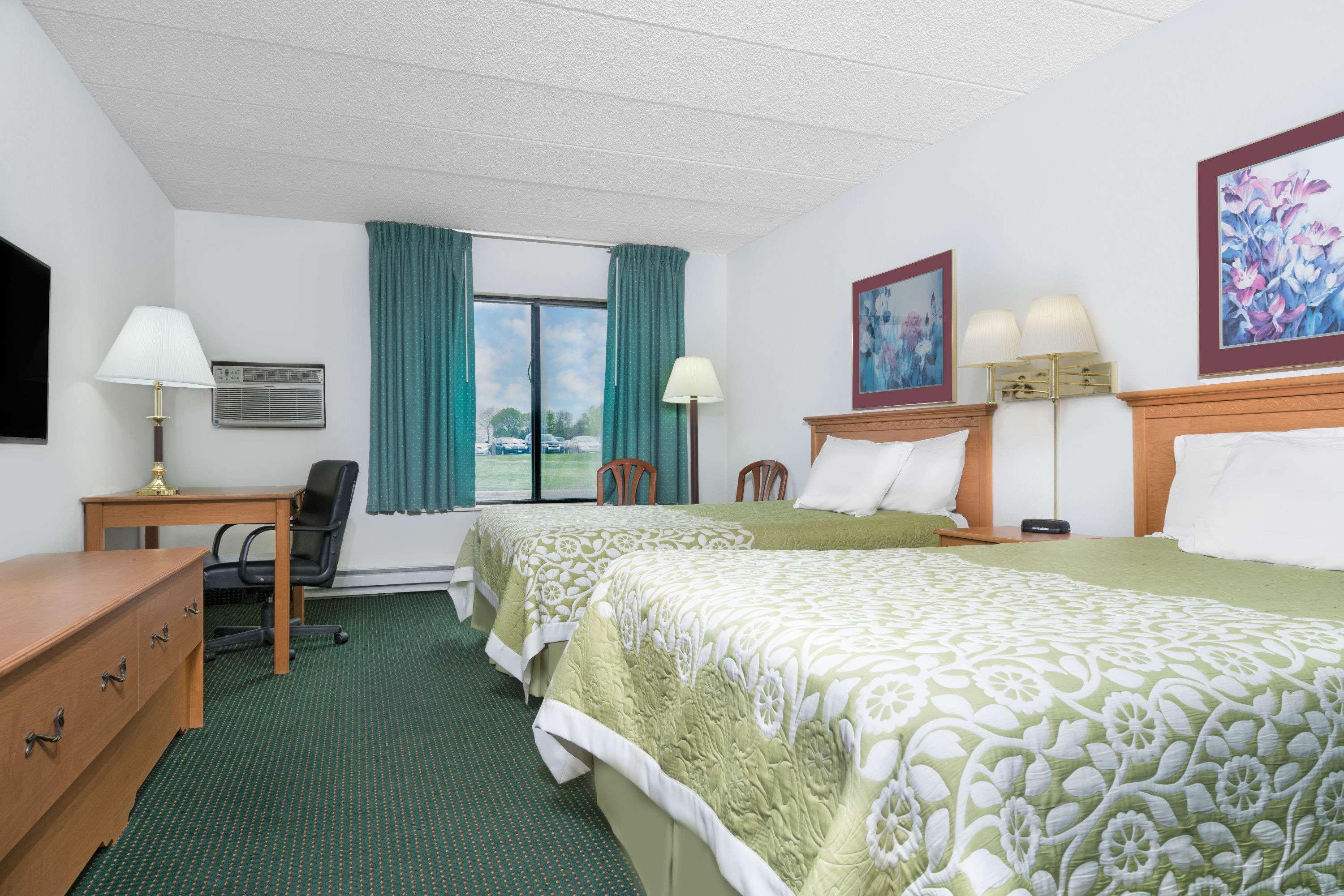 Days Inn By Wyndham St Cloud Saint Cloud Bagian luar foto